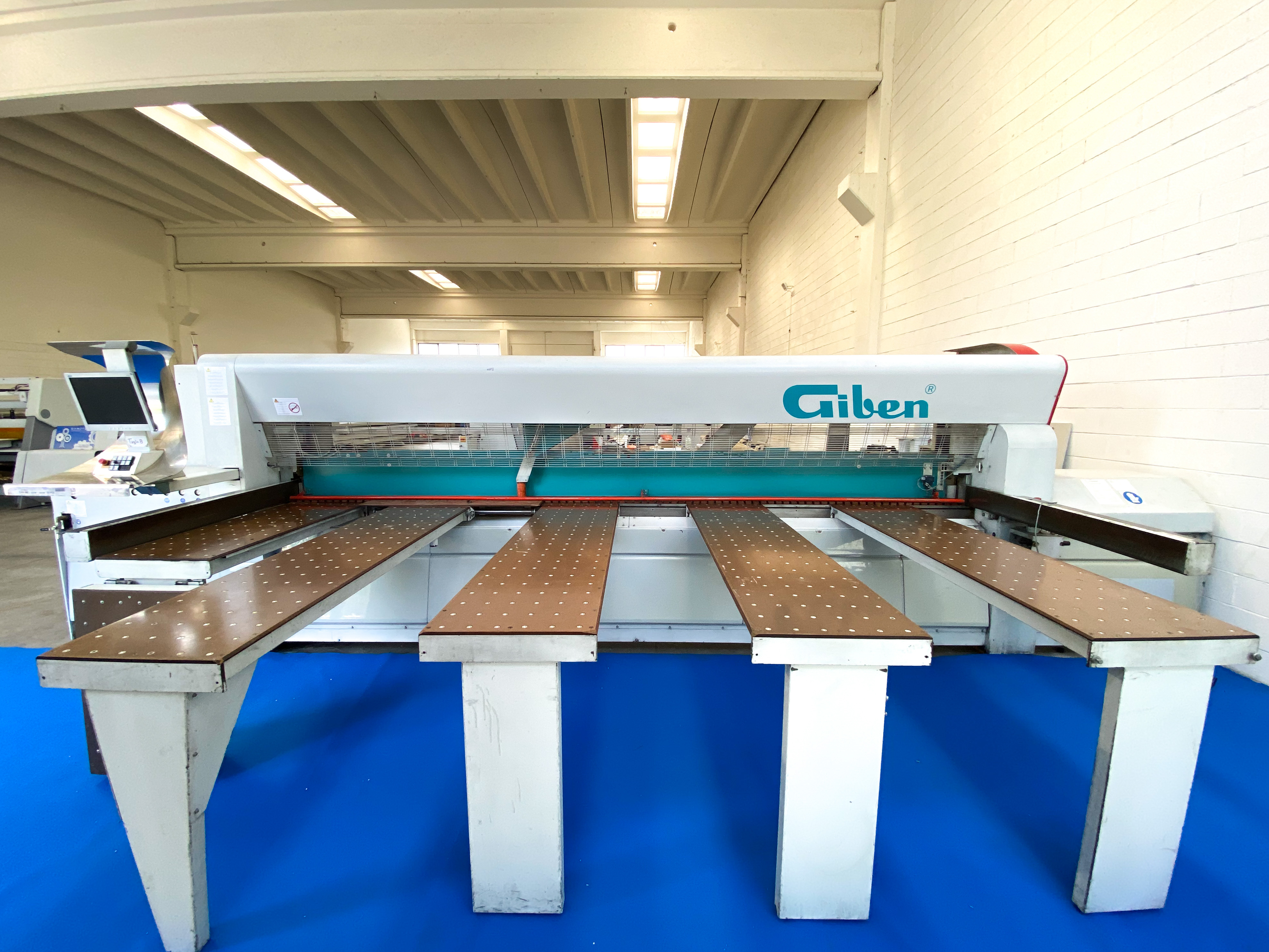 Giben panel store saw